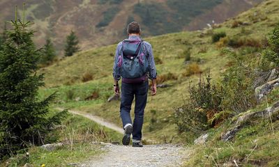 randonnée en montagne pour débutants : conseils et itinéraires faciles en 2025