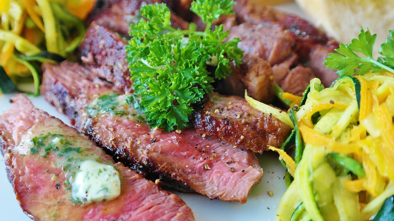 découvrez la richesse de la cuisine locale à travers des plats authentiques et savoureux. plongez dans un voyage culinaire qui célèbre les traditions gastronomiques de notre région, avec des ingrédients frais et des recettes transmises de génération en génération.