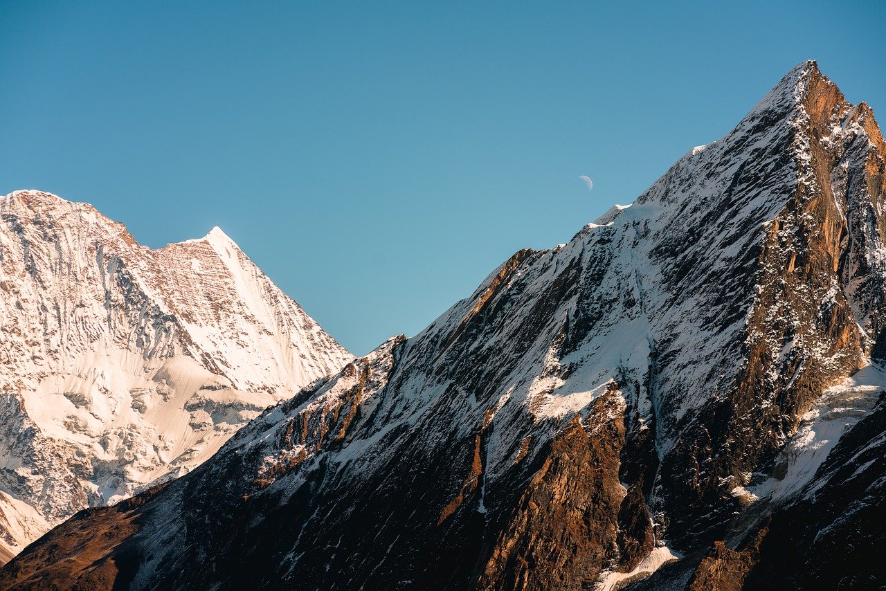 d&eacute;couvrez les conseils essentiels pour d&eacute;buter la randonn&eacute;e en montagne en toute s&eacute;curit&eacute; et profiter pleinement de vos aventures en plein air.